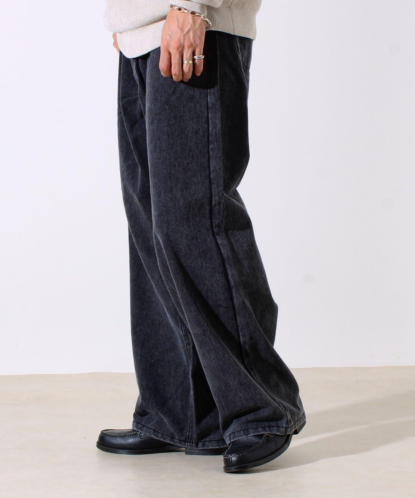 【寬鬆愛好者必看】鴨絨地寬鬆剪裁褲