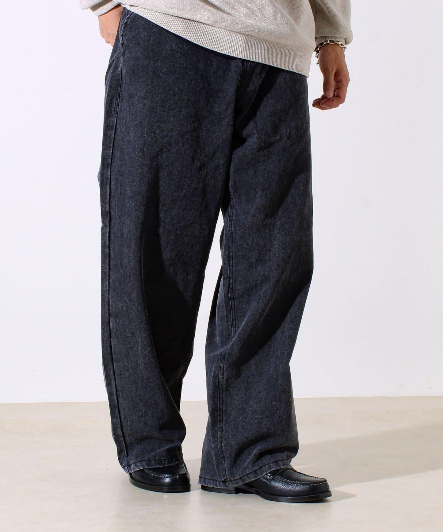 【寬鬆愛好者必看】鴨絨地寬鬆剪裁褲