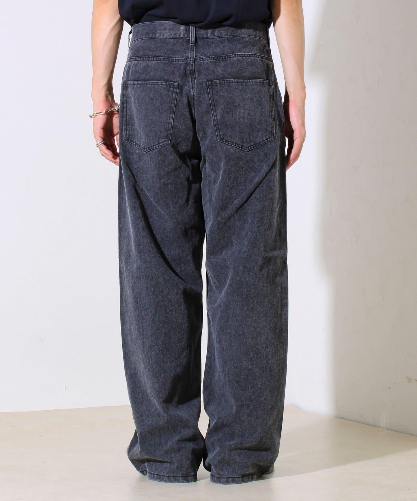 【寬鬆愛好者必看】鴨絨地寬鬆剪裁褲