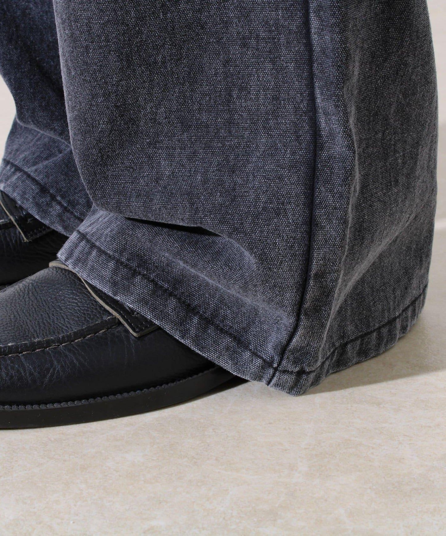 【寬鬆愛好者必看】鴨絨地寬鬆剪裁褲