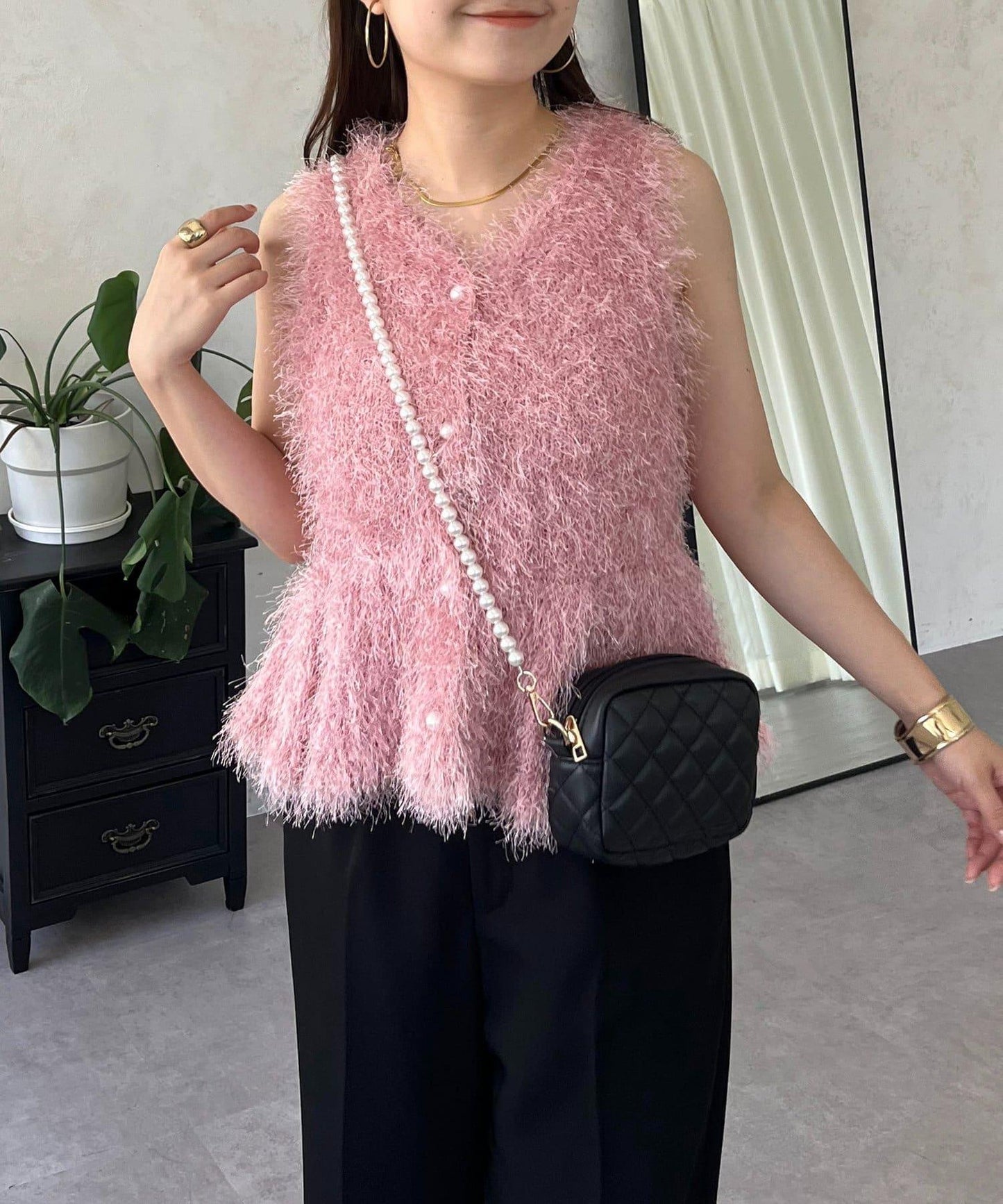 珍珠扣荷葉邊絨毛針織馬甲