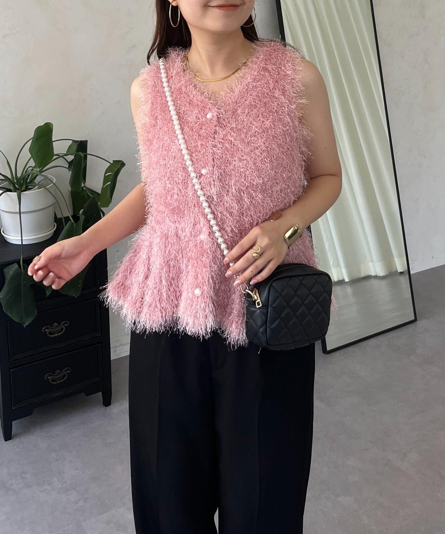 珍珠扣荷葉邊絨毛針織馬甲