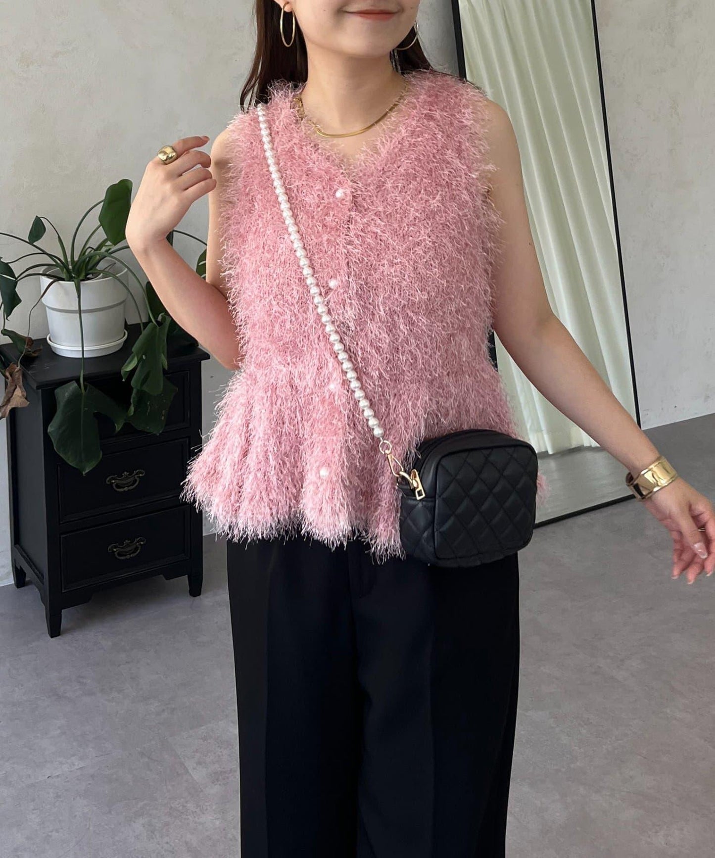 珍珠扣荷葉邊絨毛針織馬甲