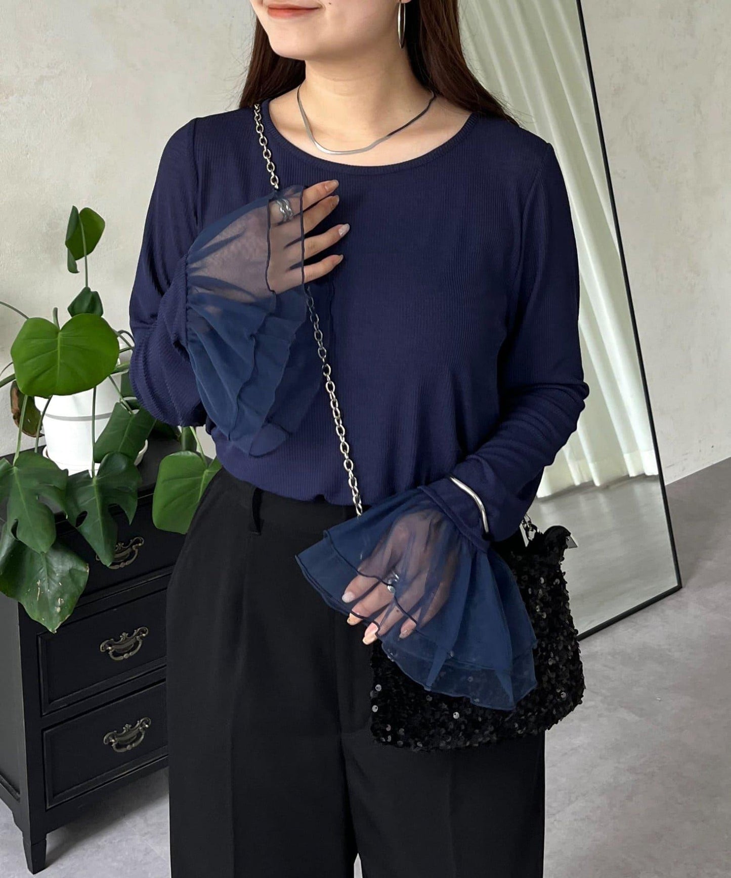 袖口荷葉邊蕾絲透視上衣