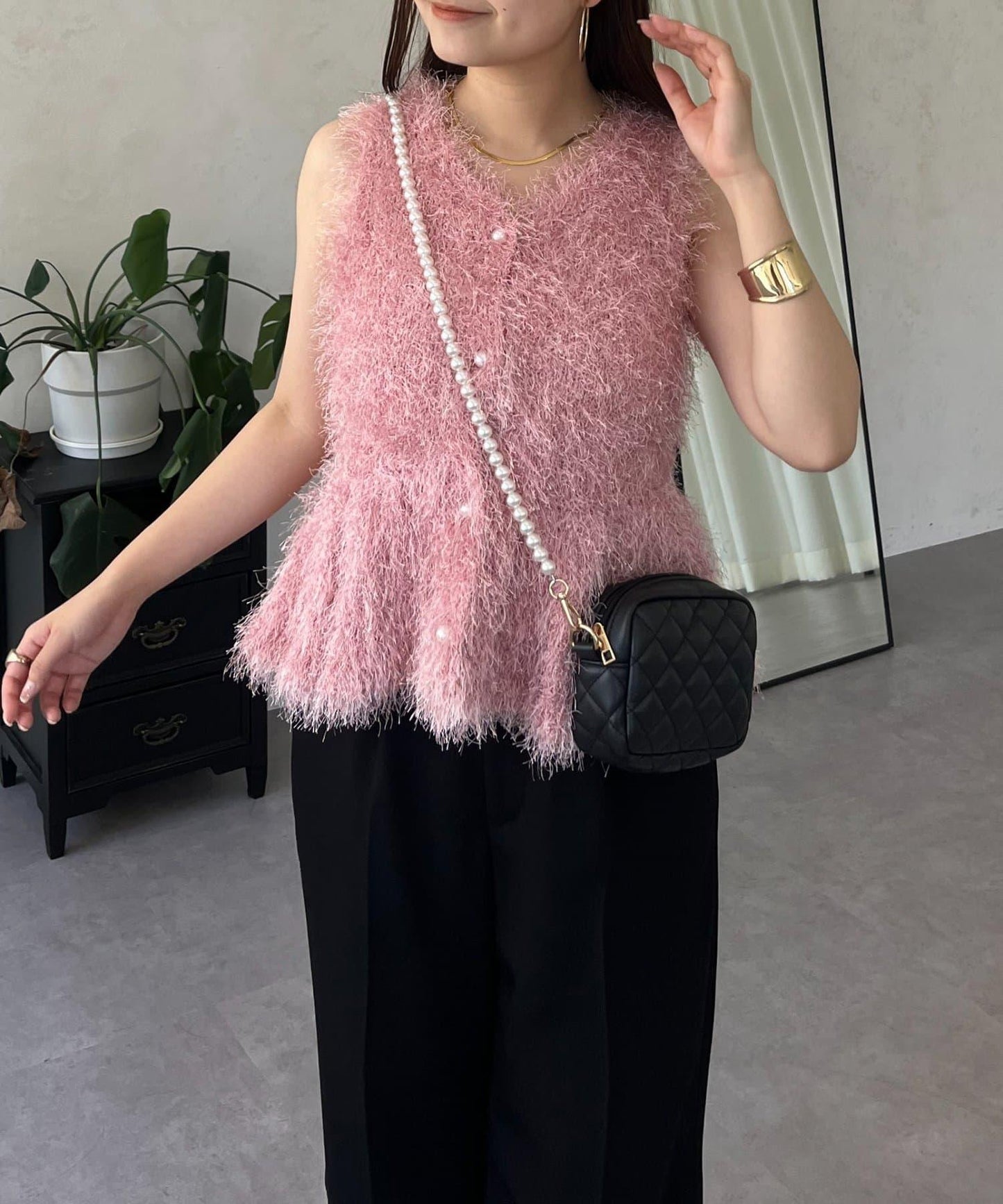 珍珠扣荷葉邊絨毛針織馬甲