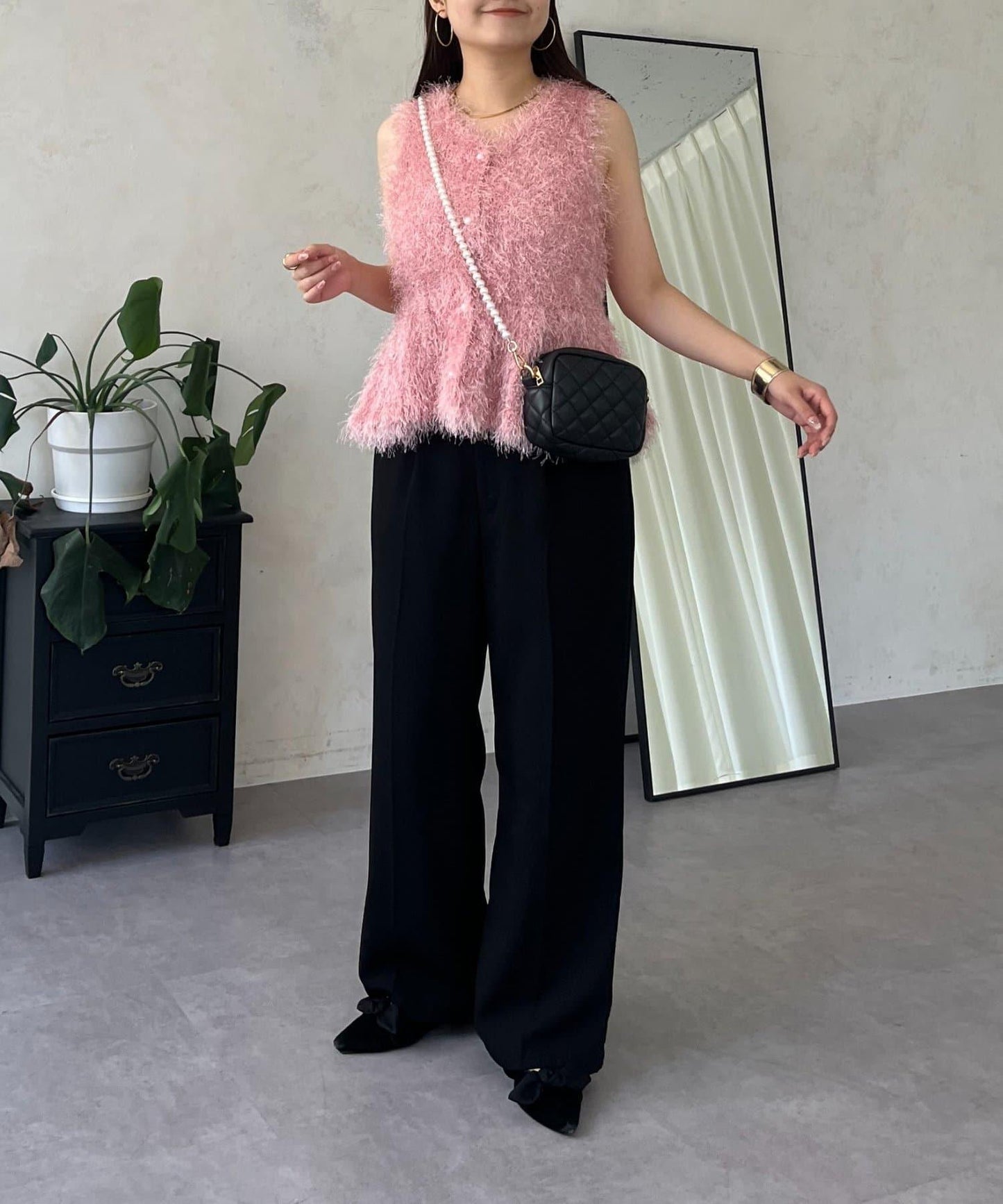 珍珠扣荷葉邊絨毛針織馬甲