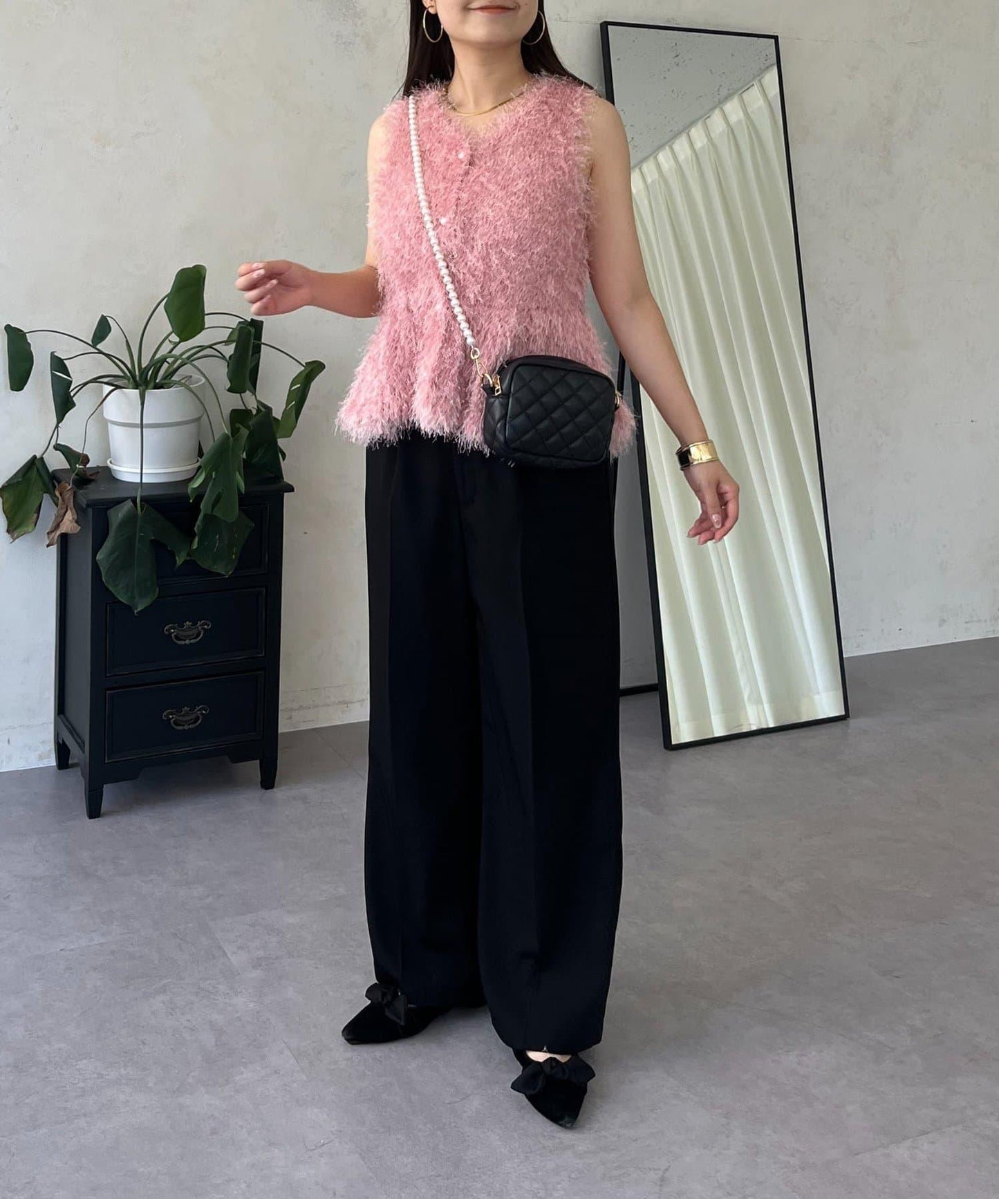 珍珠扣荷葉邊絨毛針織馬甲