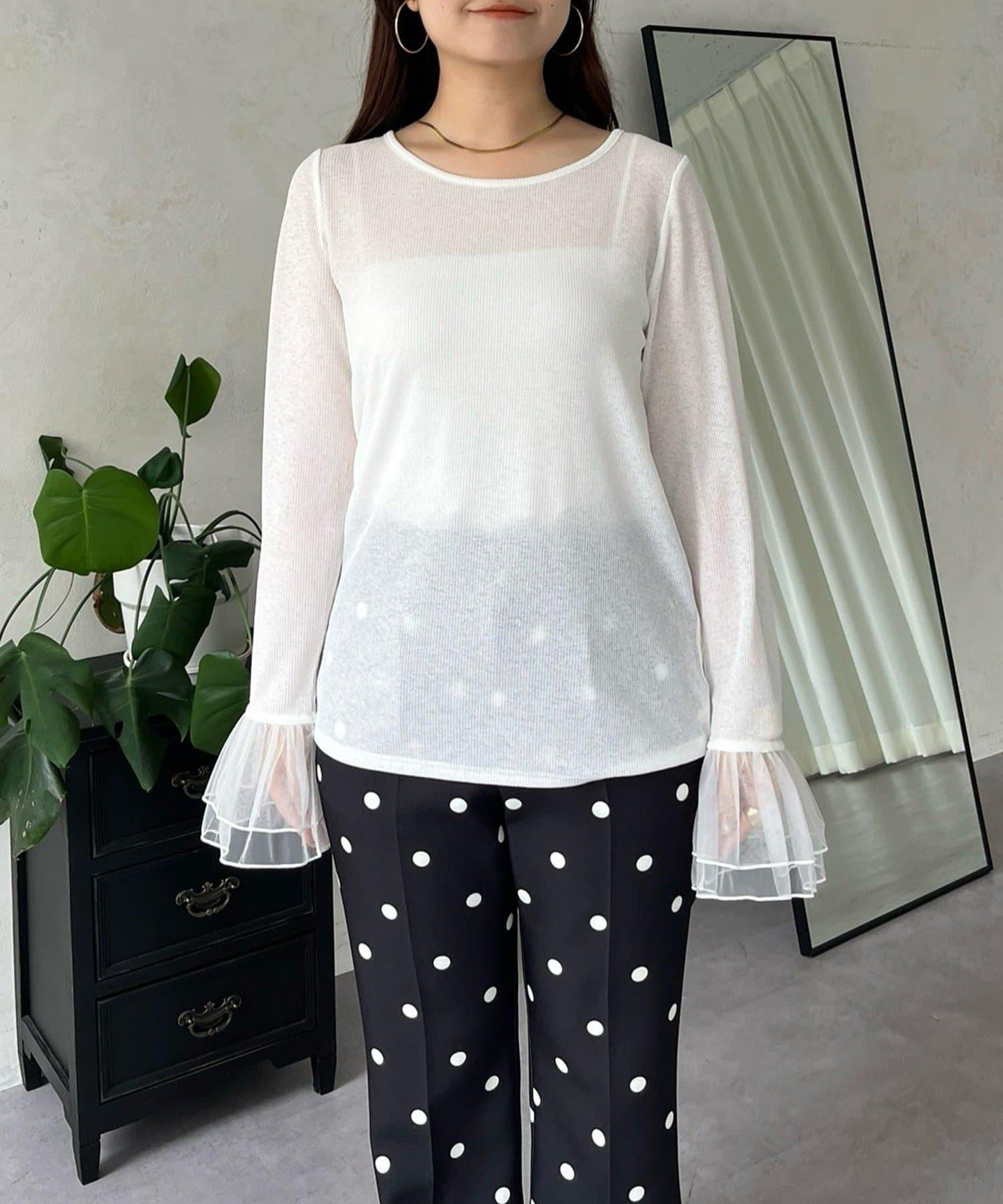 袖口荷葉邊蕾絲透視上衣