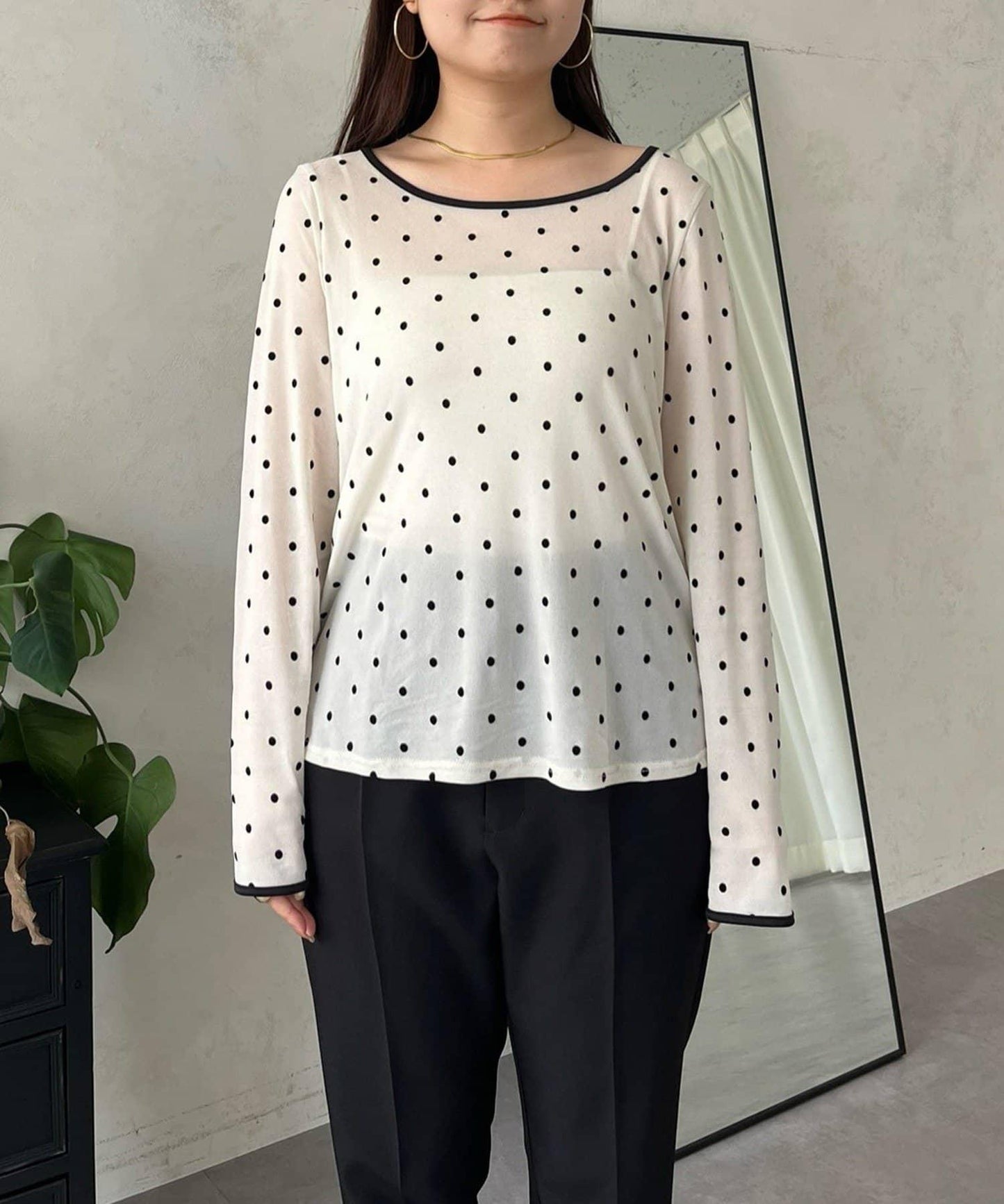 絨面圓點船領雪紡上衣