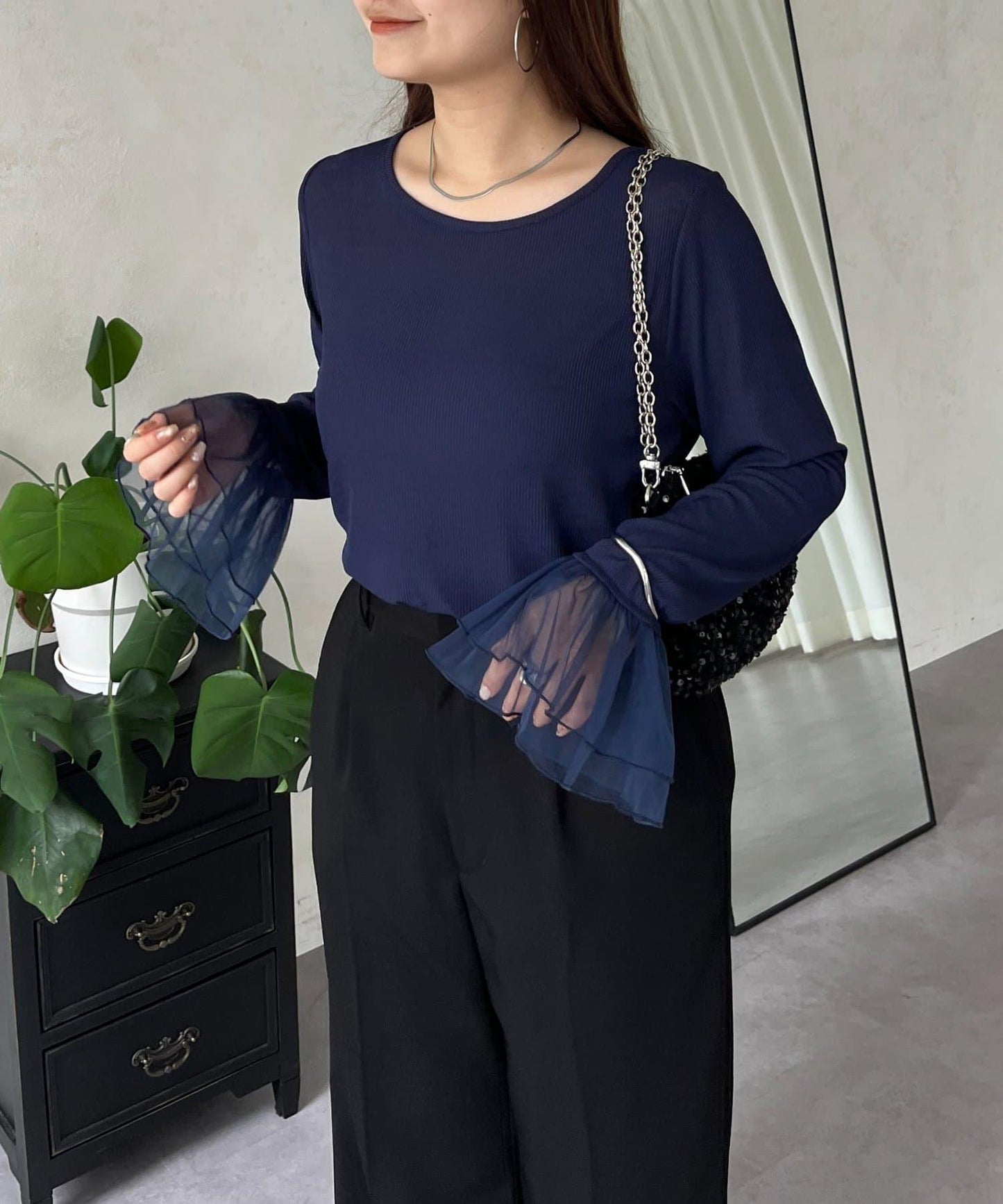 袖口荷葉邊蕾絲透視上衣