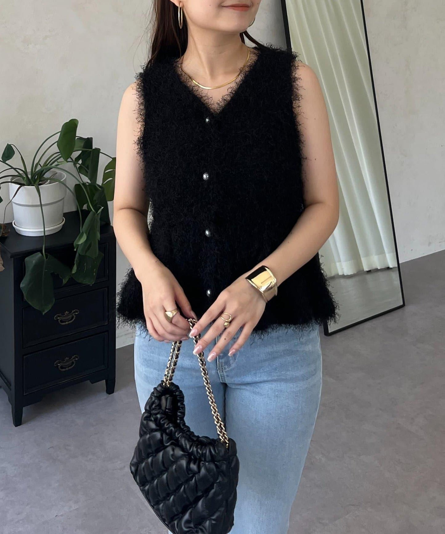 珍珠扣荷葉邊絨毛針織馬甲