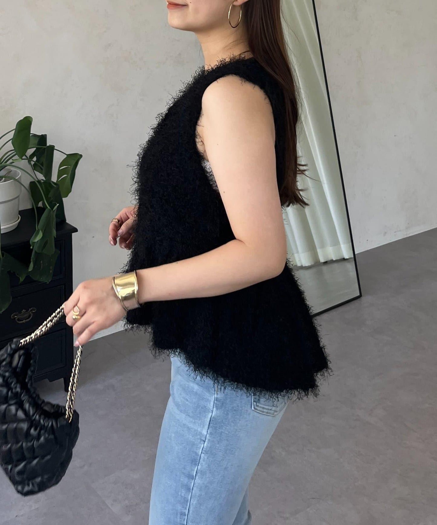 珍珠扣荷葉邊絨毛針織馬甲