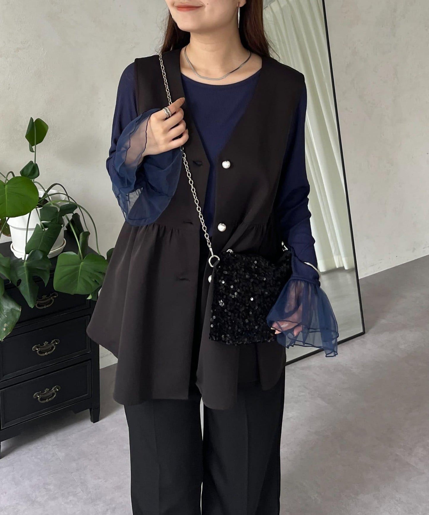 袖口荷葉邊蕾絲透視上衣