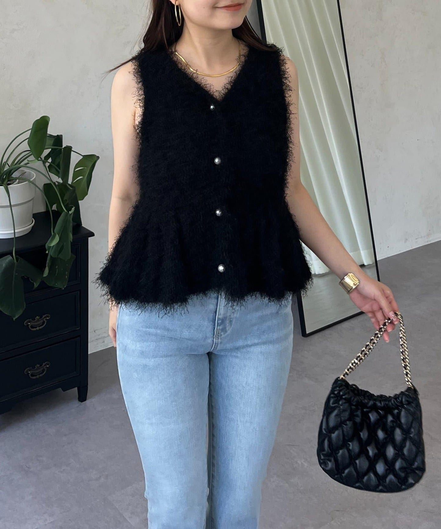 珍珠扣荷葉邊絨毛針織馬甲