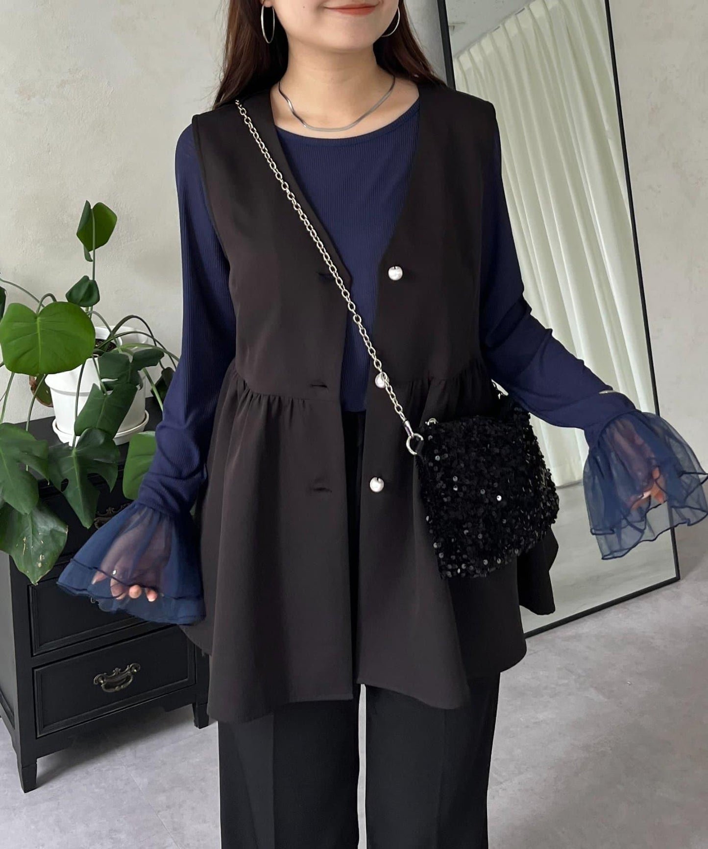 袖口荷葉邊蕾絲透視上衣