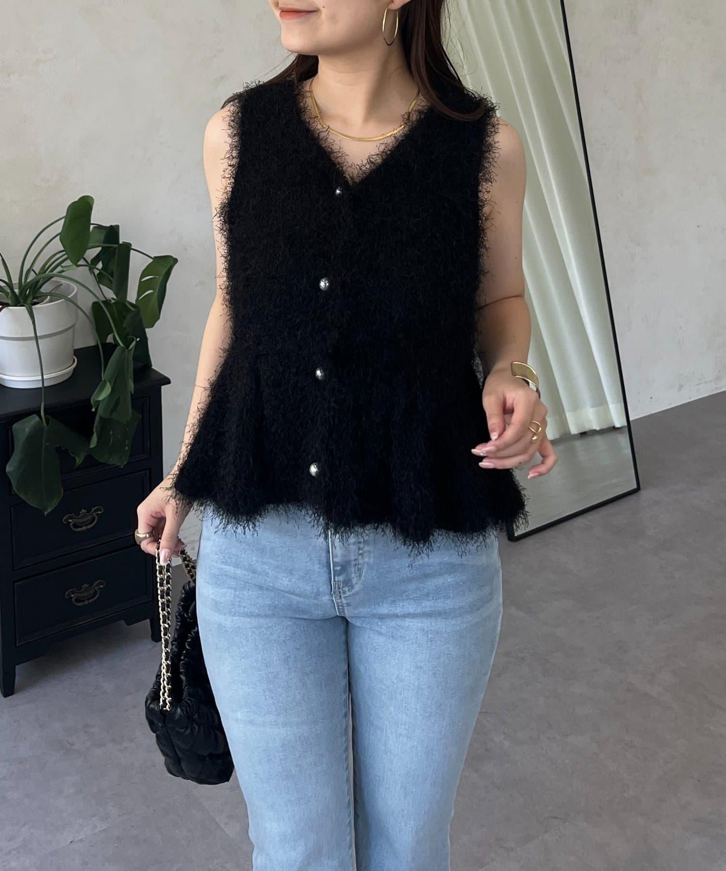 珍珠扣荷葉邊絨毛針織馬甲