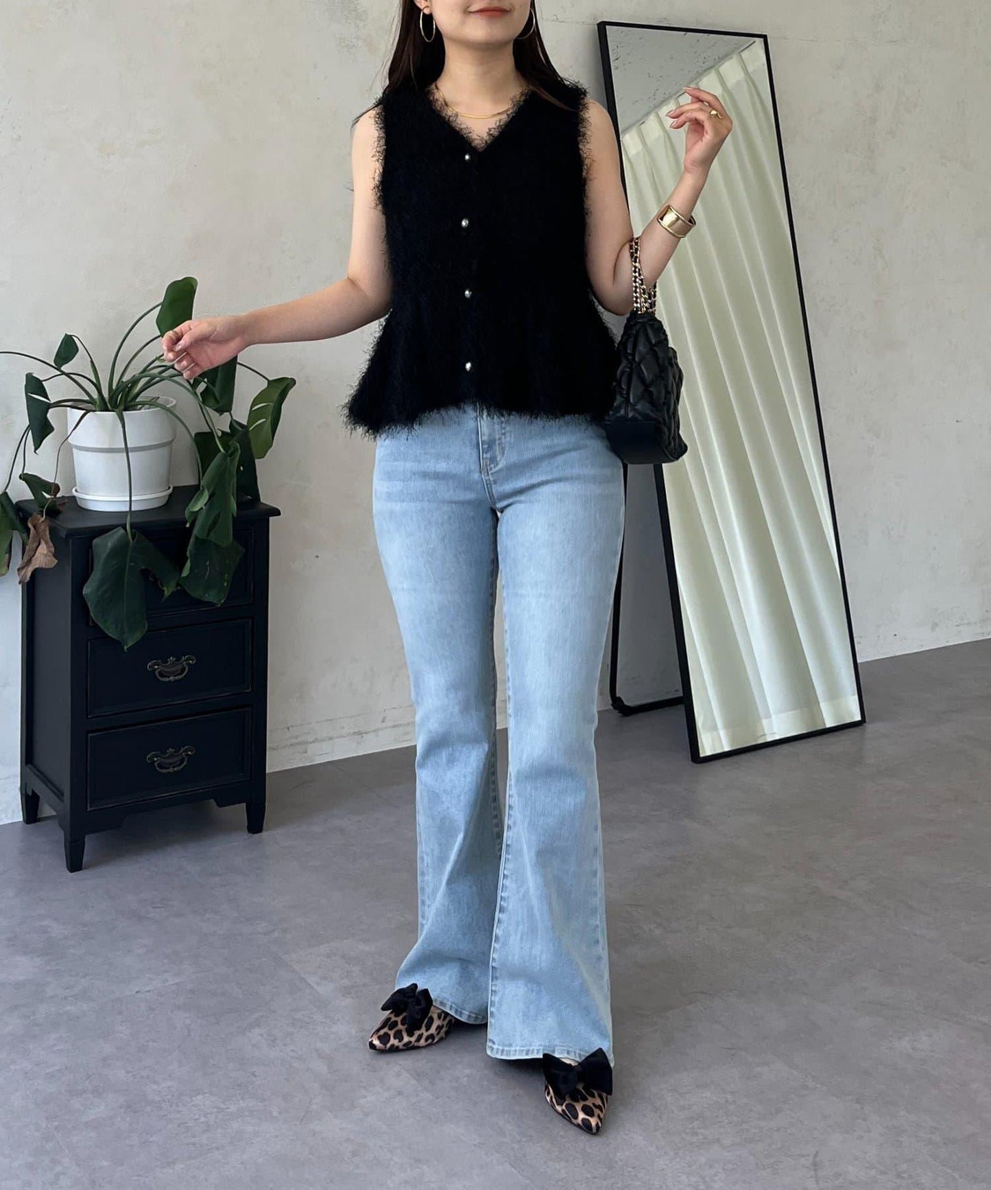 珍珠扣荷葉邊絨毛針織馬甲