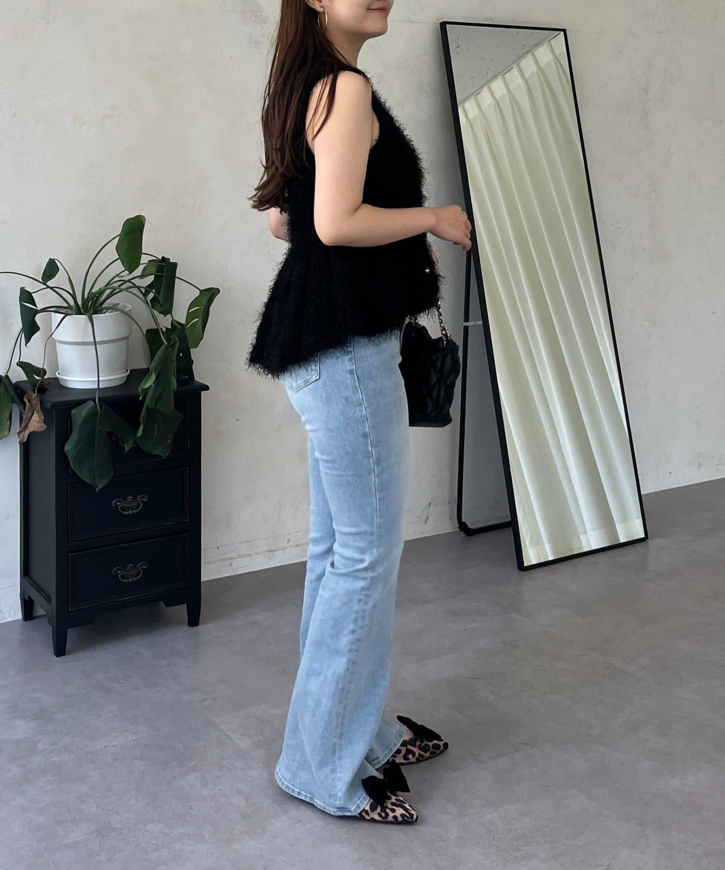 珍珠扣荷葉邊絨毛針織馬甲