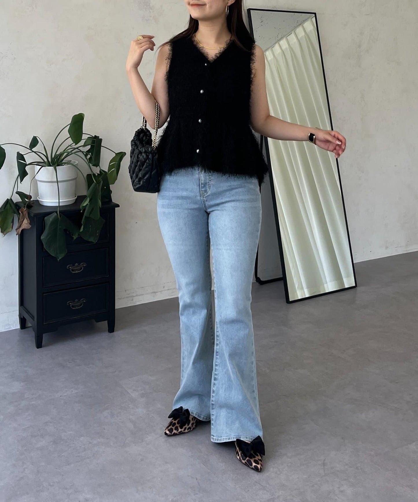 珍珠扣荷葉邊絨毛針織馬甲