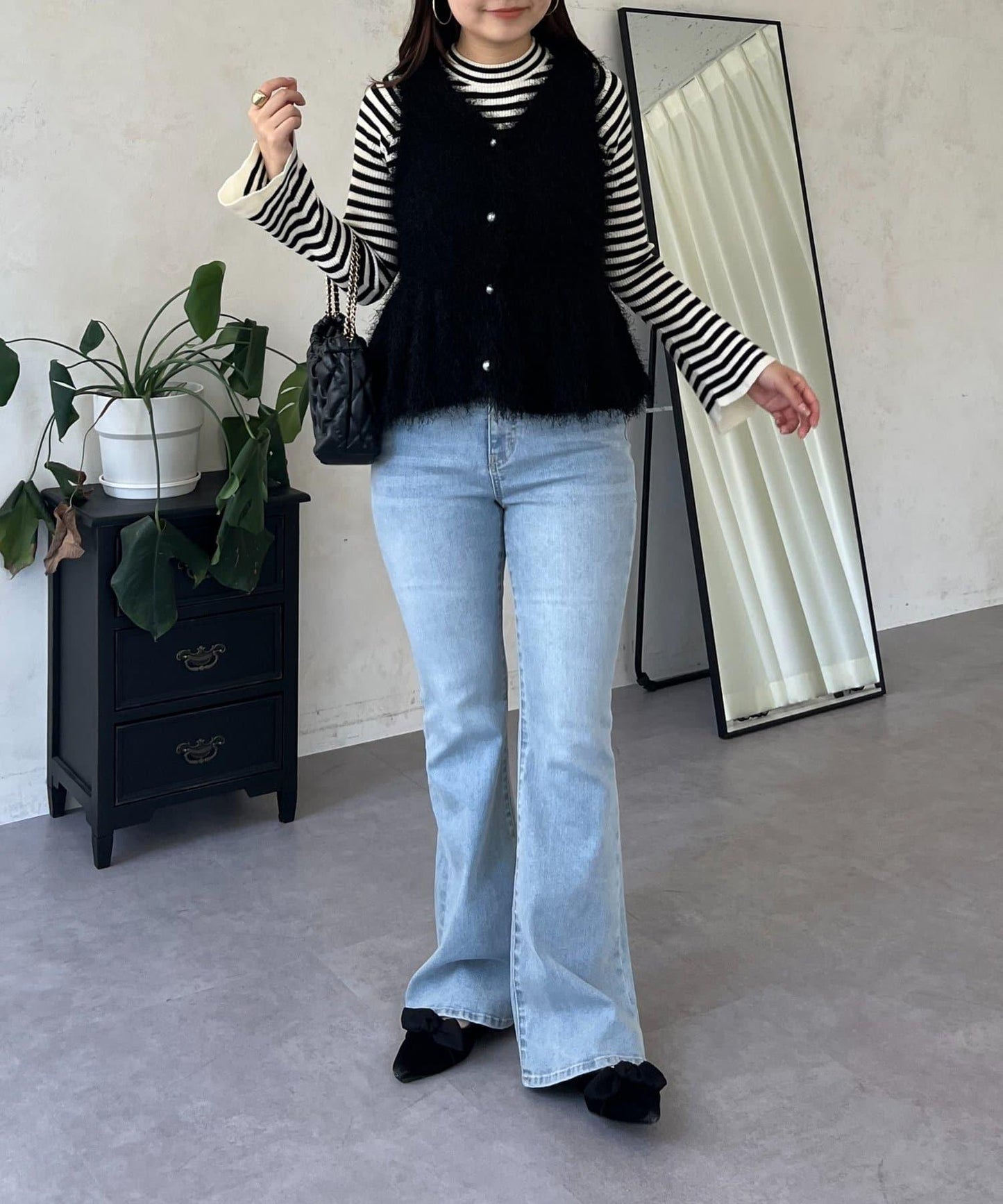 珍珠扣荷葉邊絨毛針織馬甲