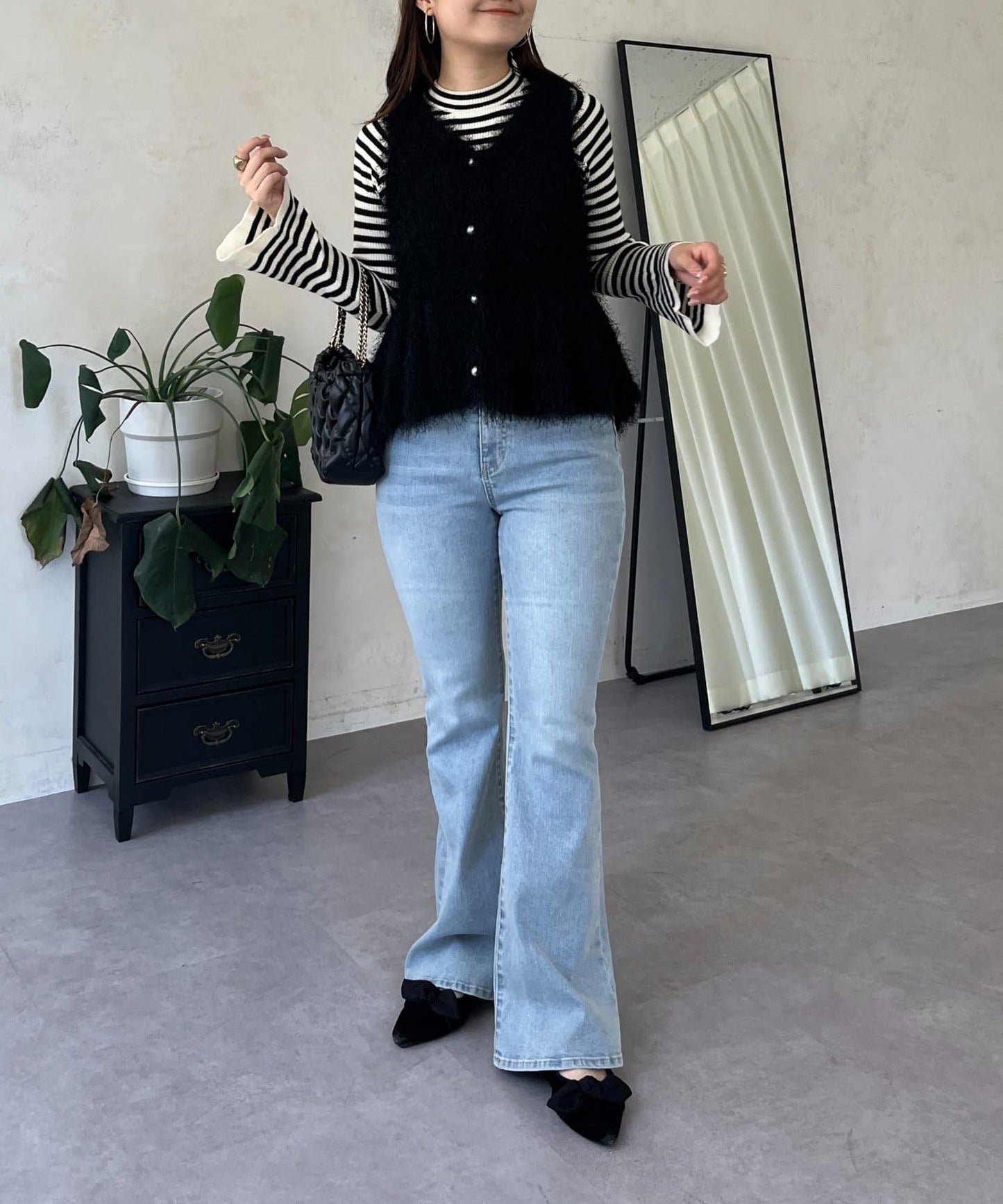 珍珠扣荷葉邊絨毛針織馬甲