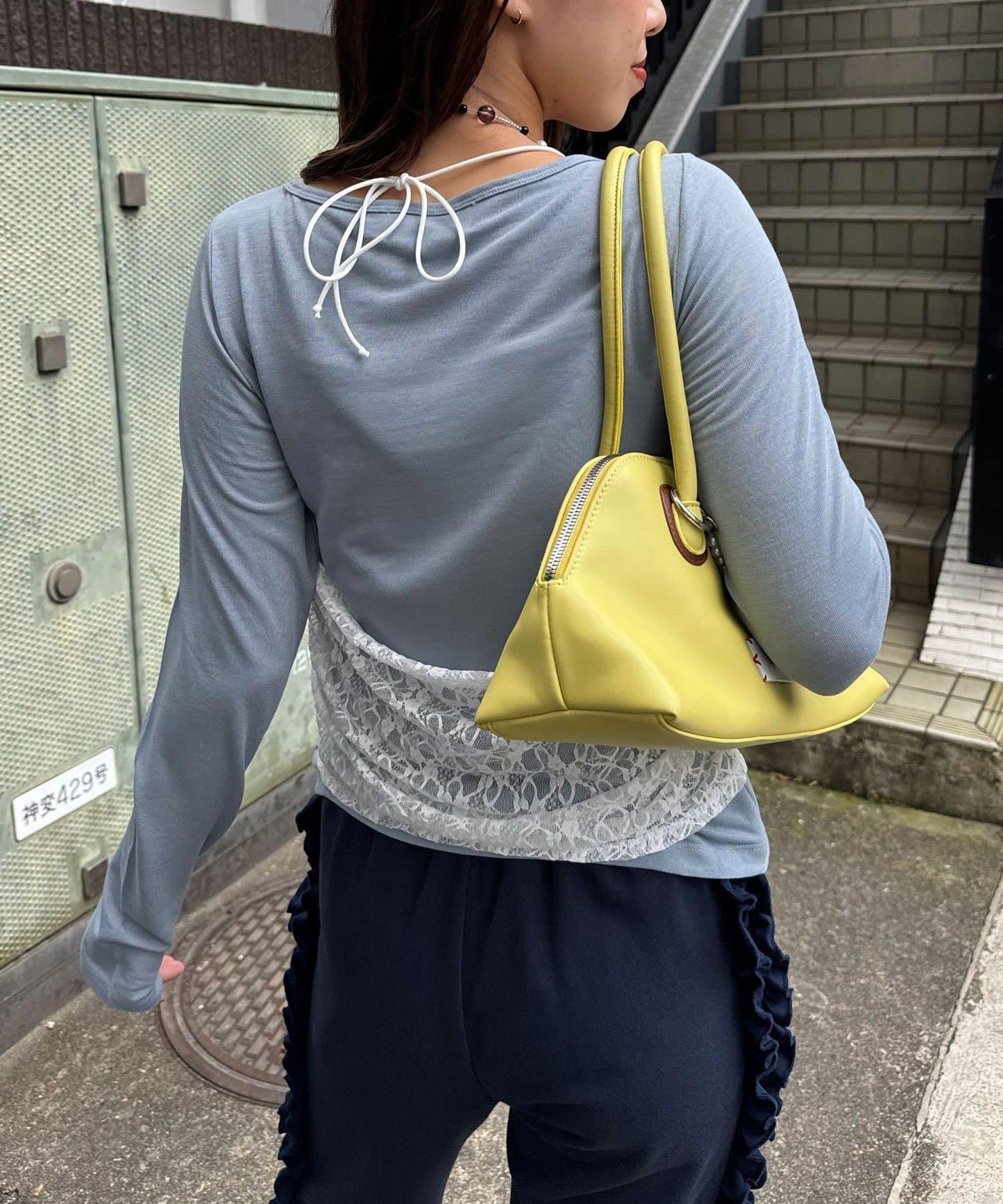 蕾絲吊帶對接上衣