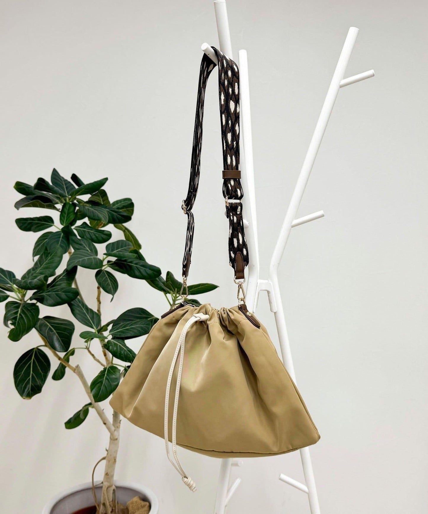 提花肩背丟綢巾袋