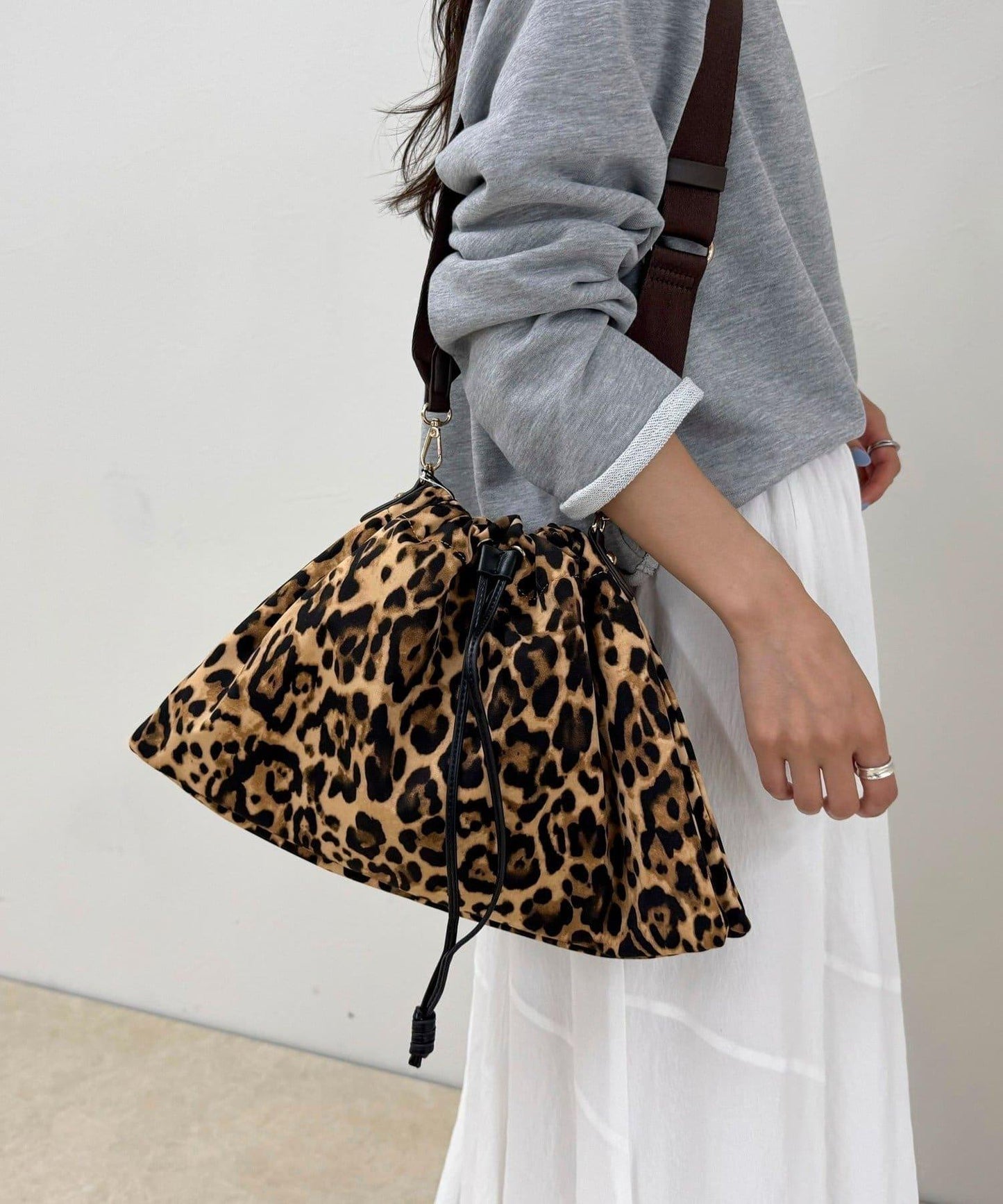 提花肩背丟綢巾袋