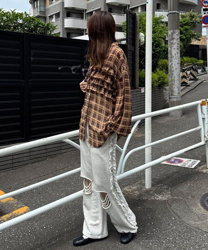 側邊荷葉邊破洞衛褲