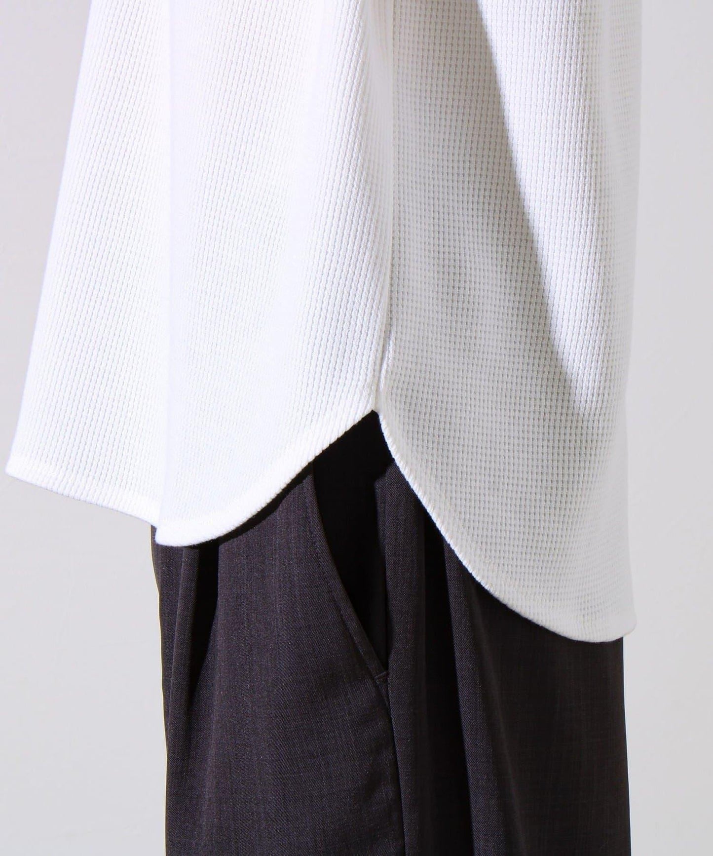 【適合層疊穿搭】【GEVACO】格紋材質長袖T恤