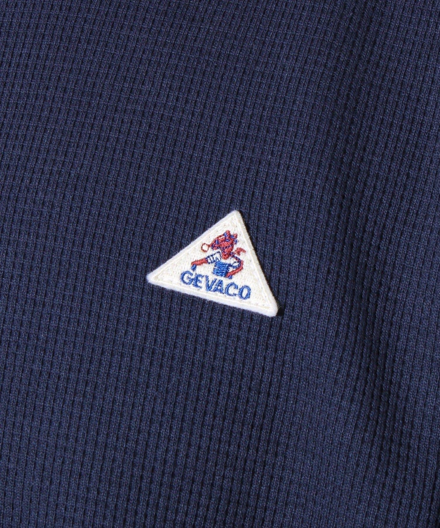 【適合層疊穿搭】【GEVACO】格紋材質長袖T恤