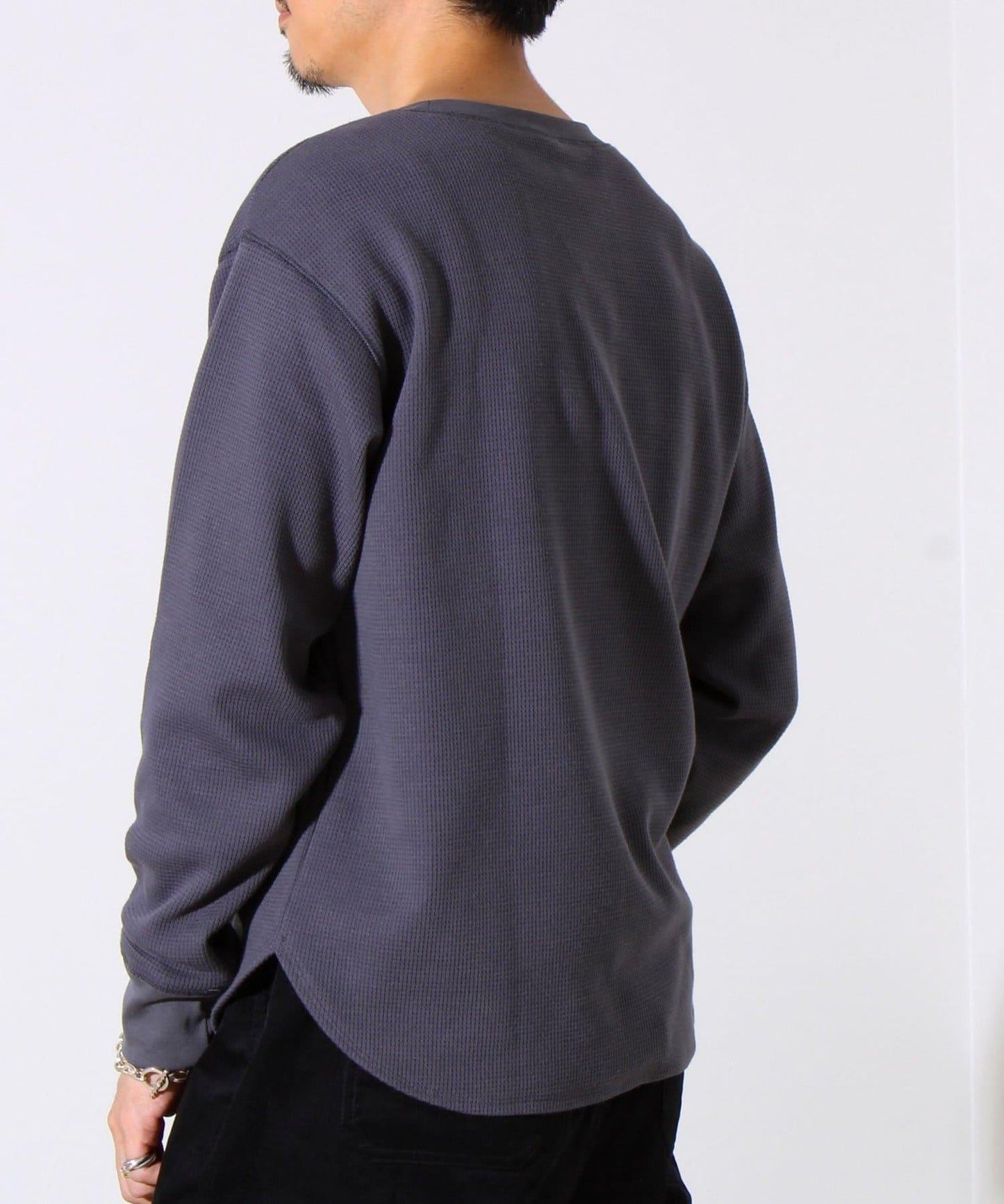 【適合層疊穿搭】【GEVACO】格紋材質長袖T恤