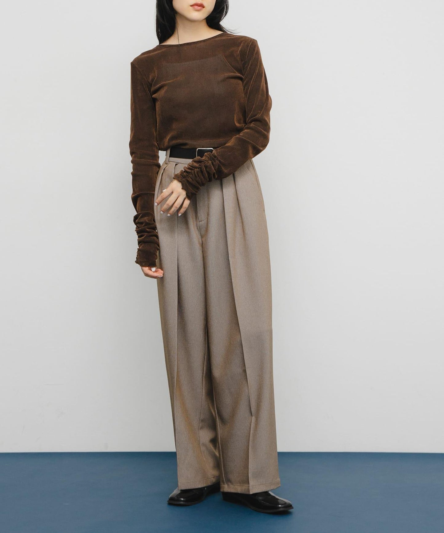 透視天鵝絨褶皺袖上衣