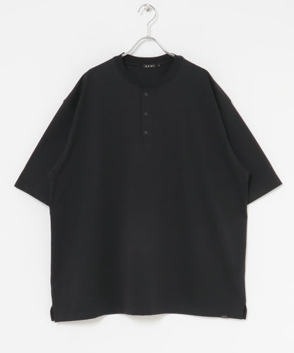 『UR TECH』寬鬆亨利領T恤