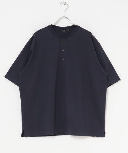 『UR TECH』寬鬆亨利領T恤