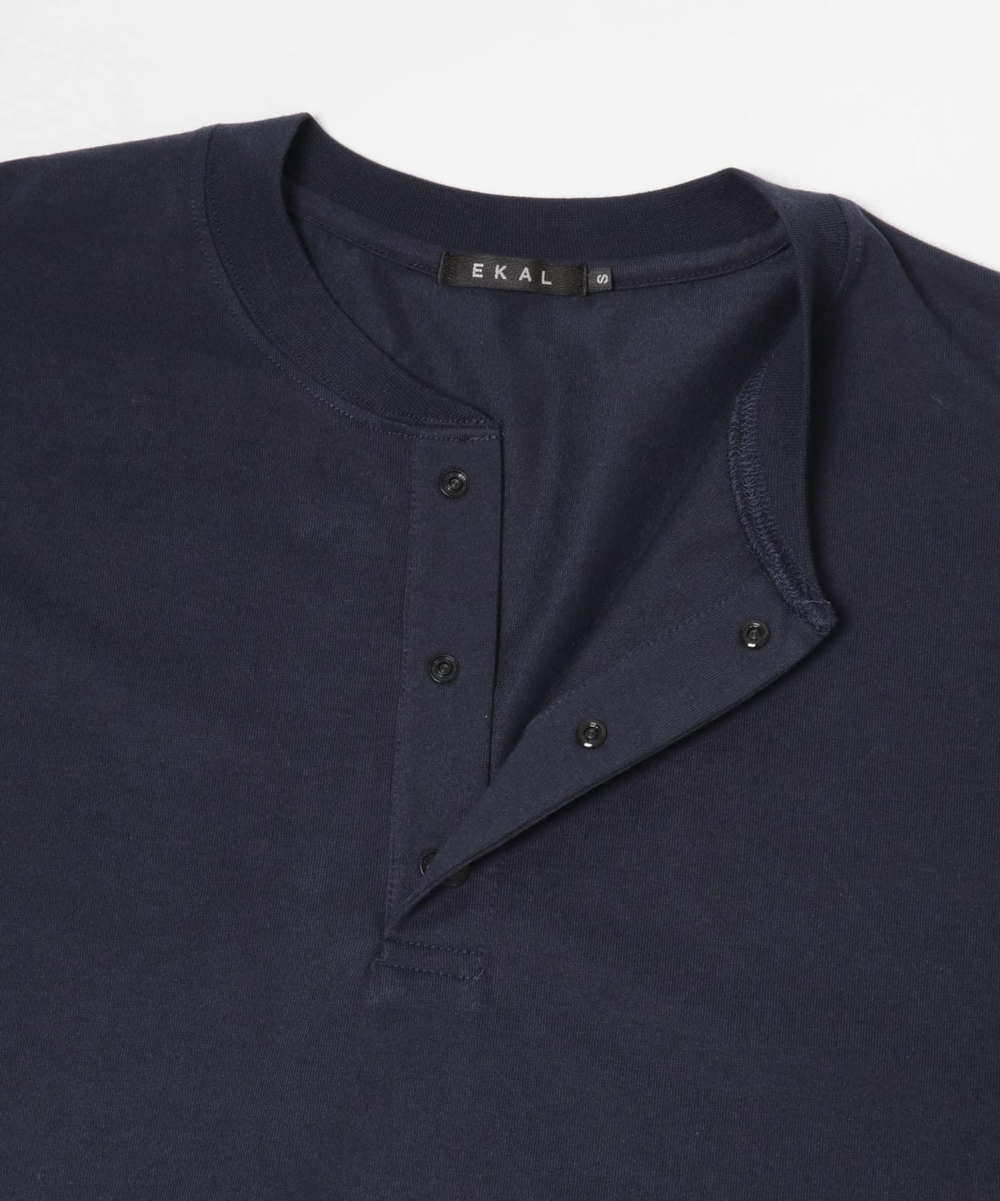 『UR TECH』寬鬆亨利領T恤