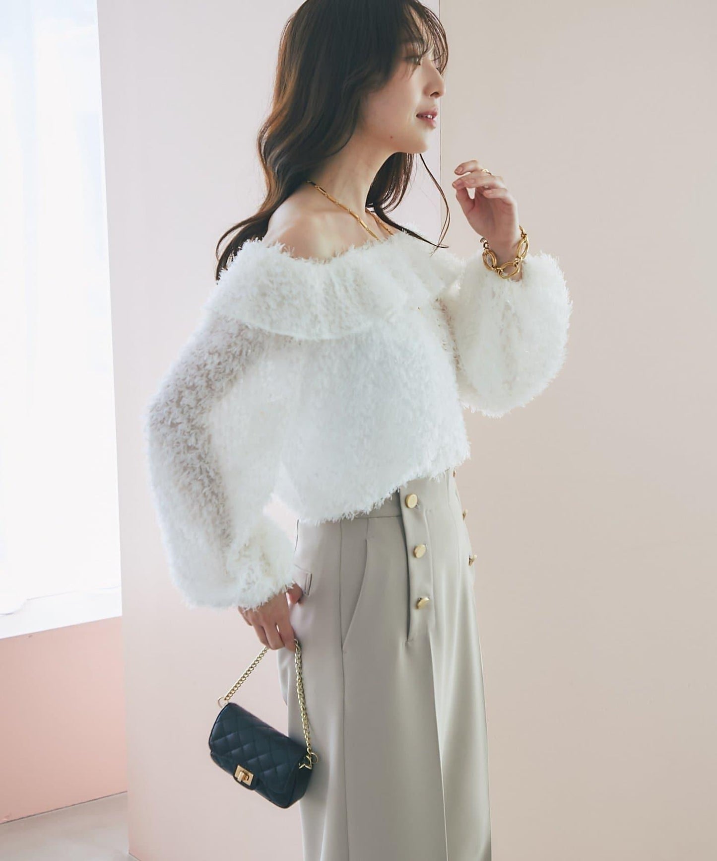 羽毛提花荷葉邊領襯衫