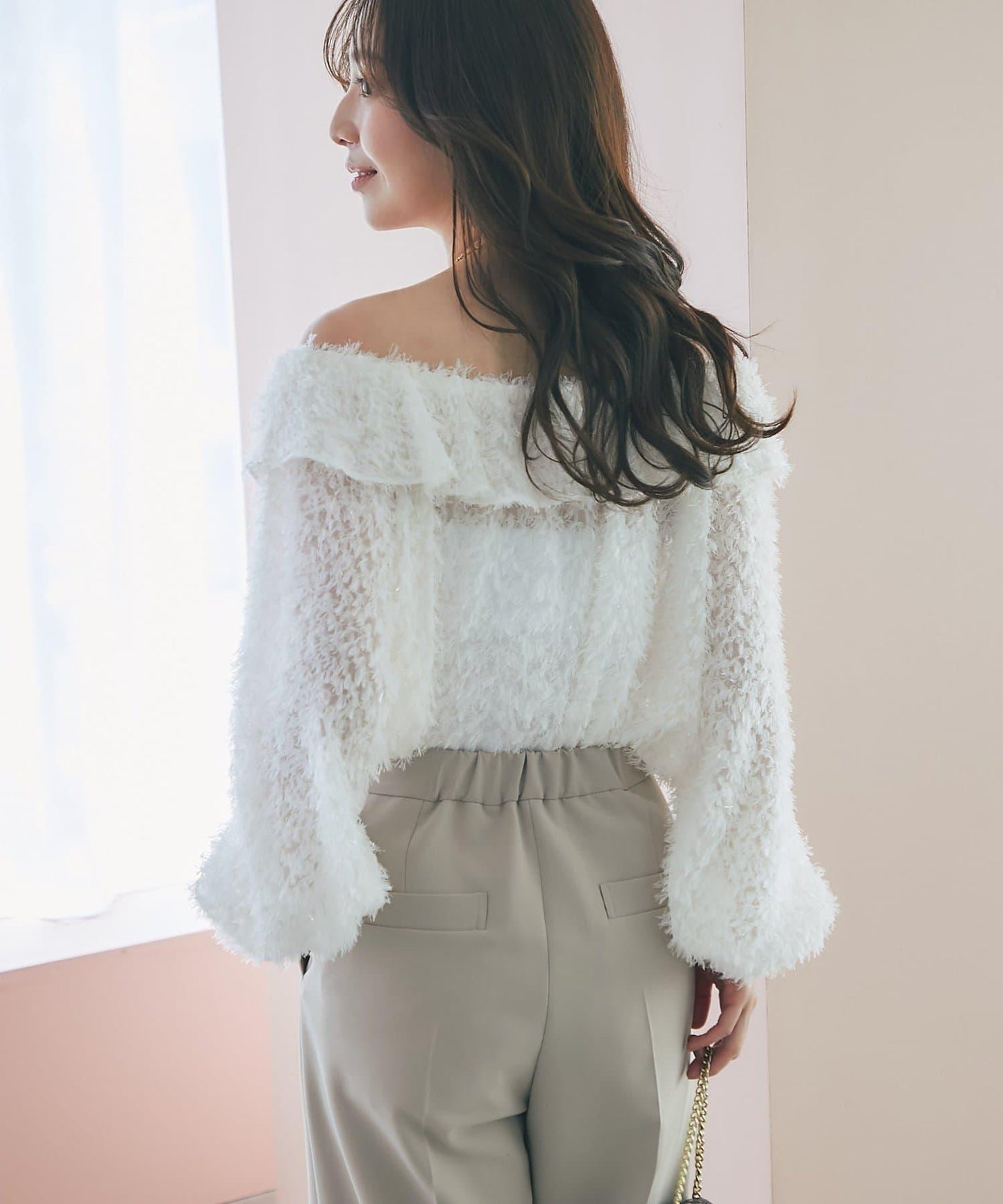 羽毛提花荷葉邊領襯衫