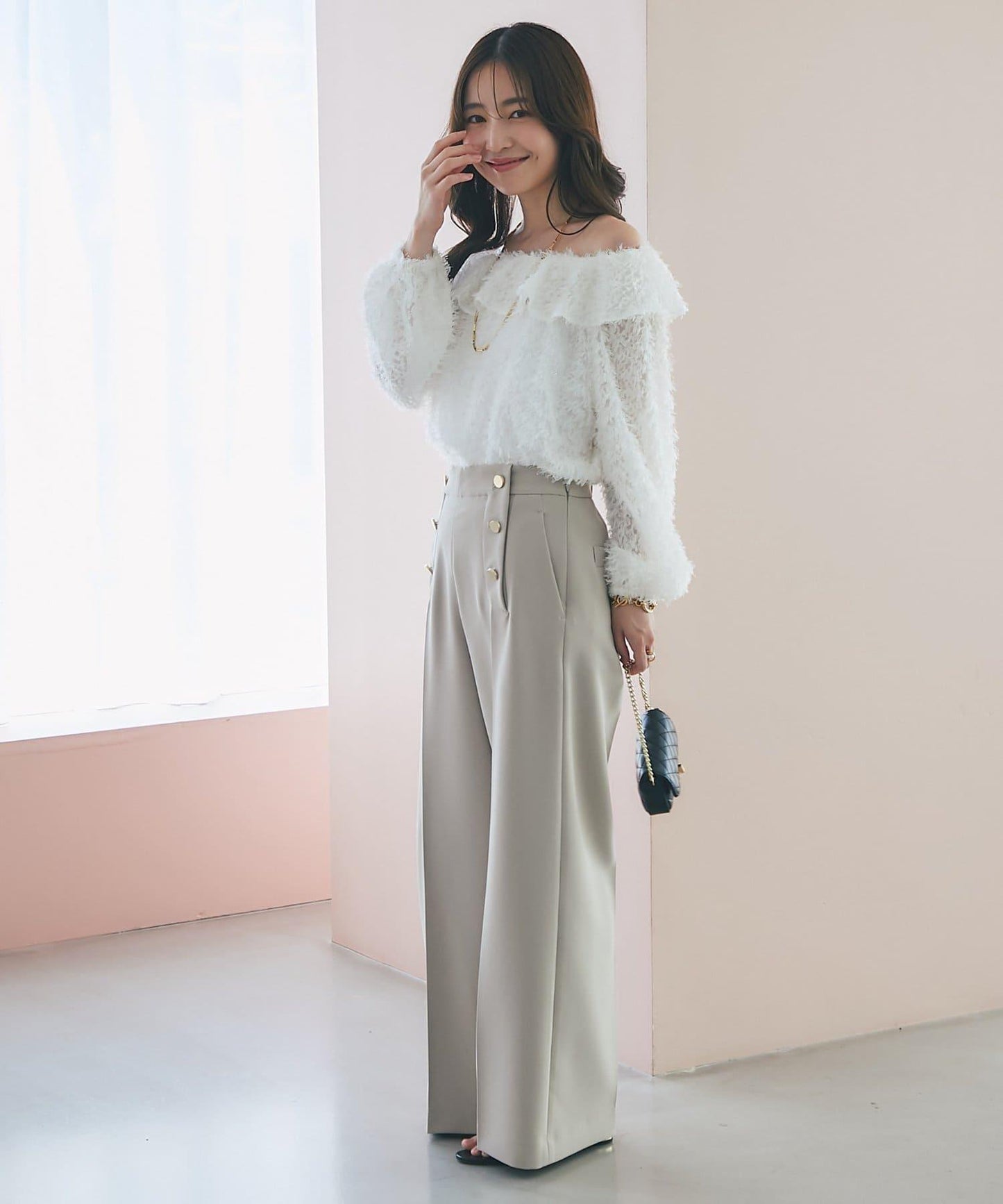 羽毛提花荷葉邊領襯衫