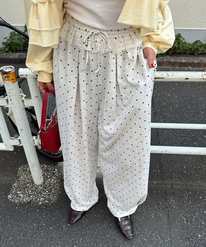 圓點弧線運動褲