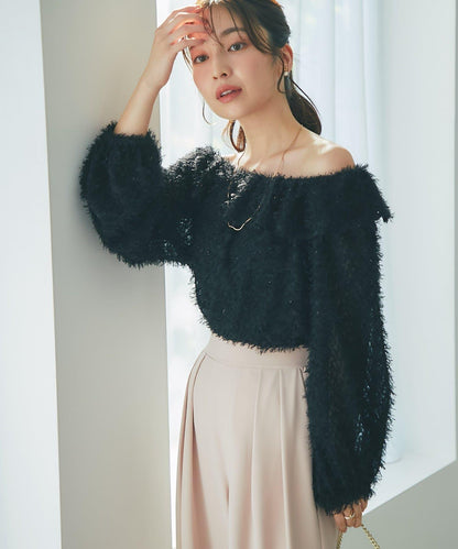 羽毛提花荷葉邊領襯衫