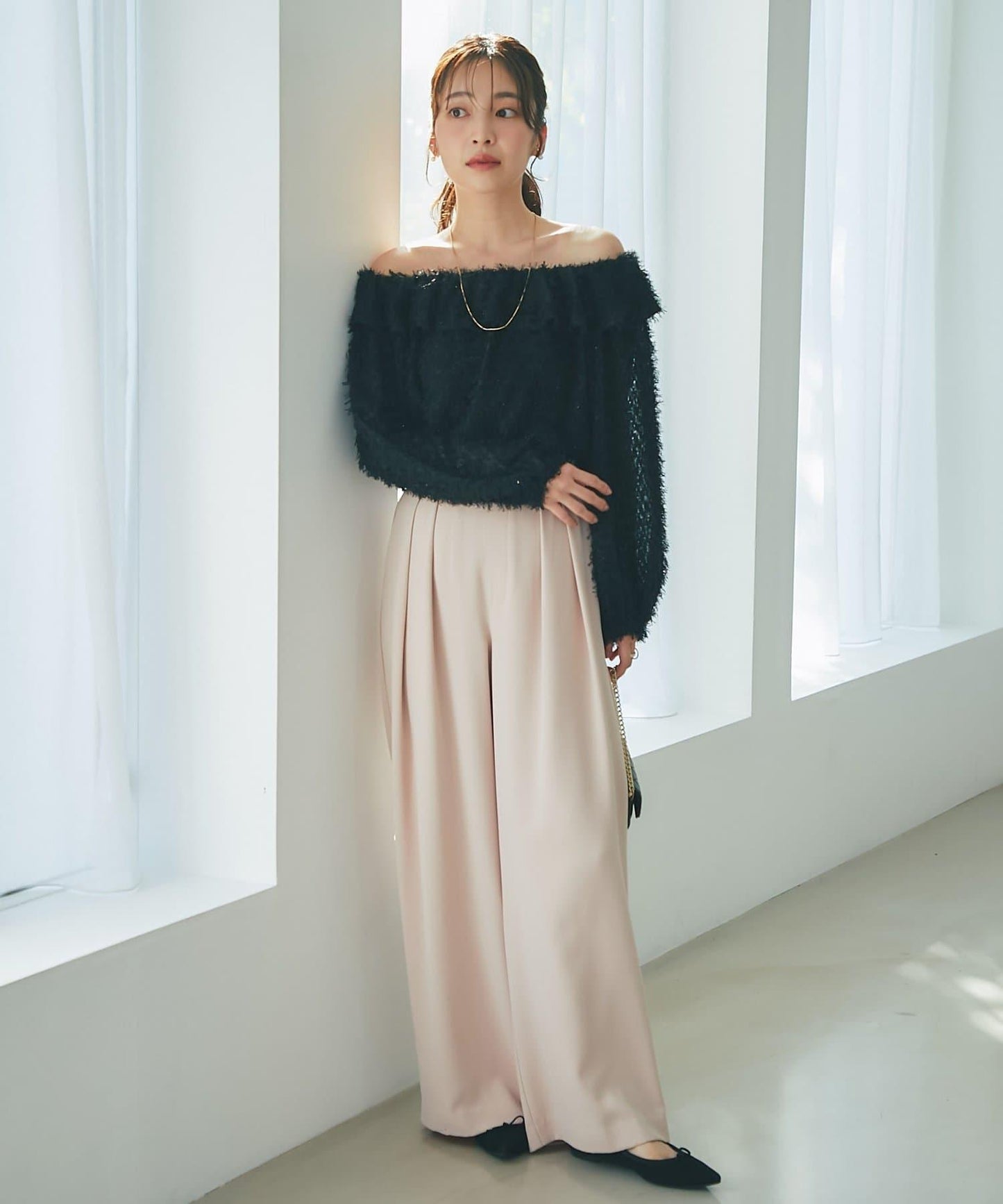 羽毛提花荷葉邊領襯衫