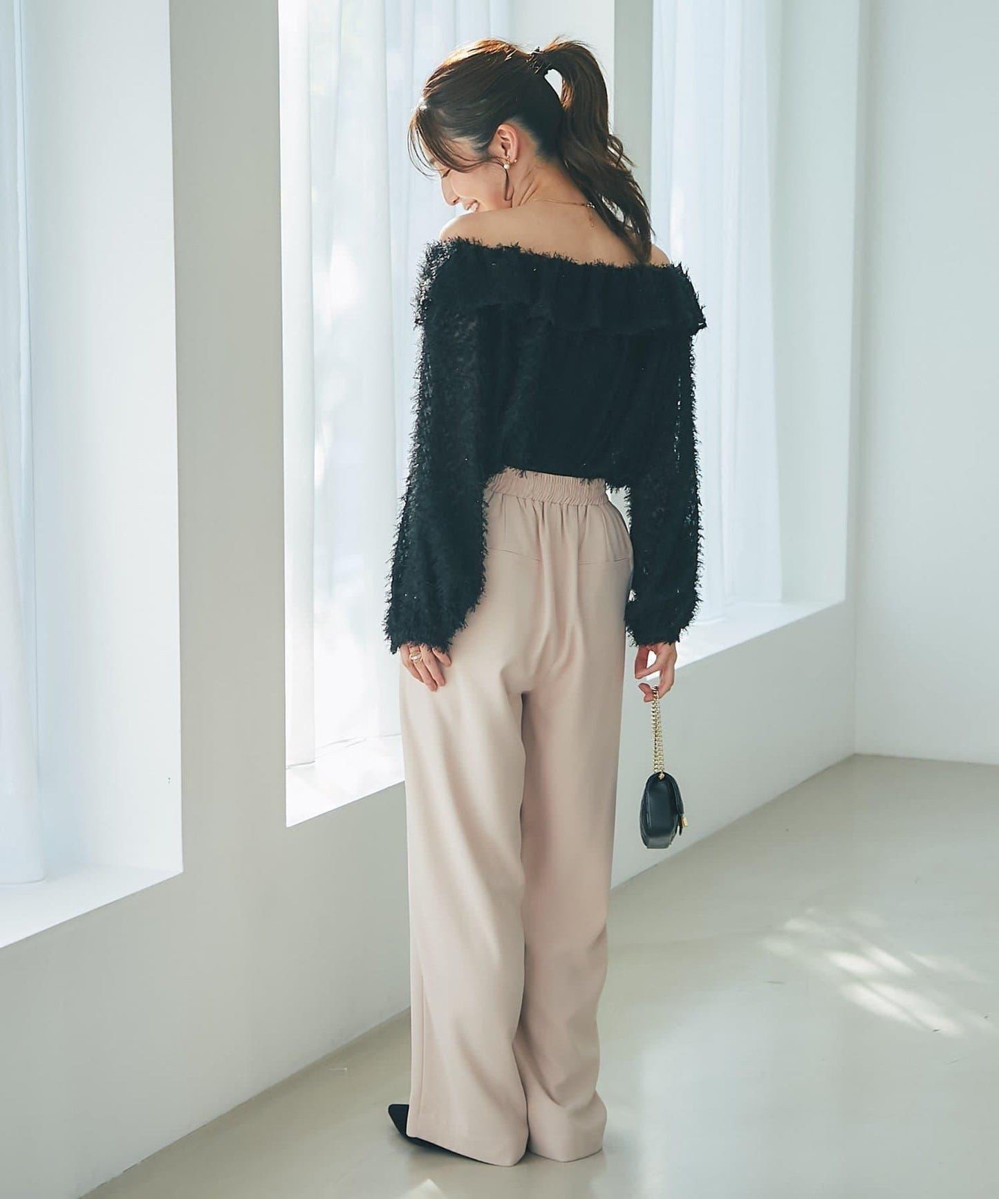 羽毛提花荷葉邊領襯衫