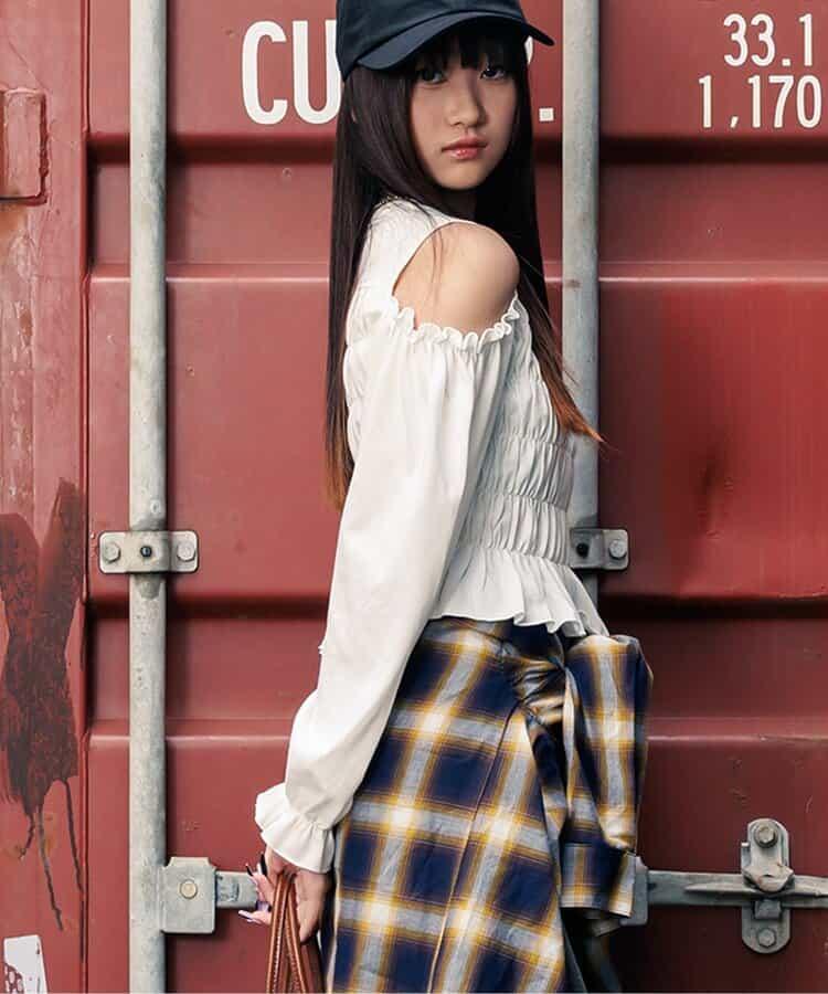 荷葉邊露肩上衣