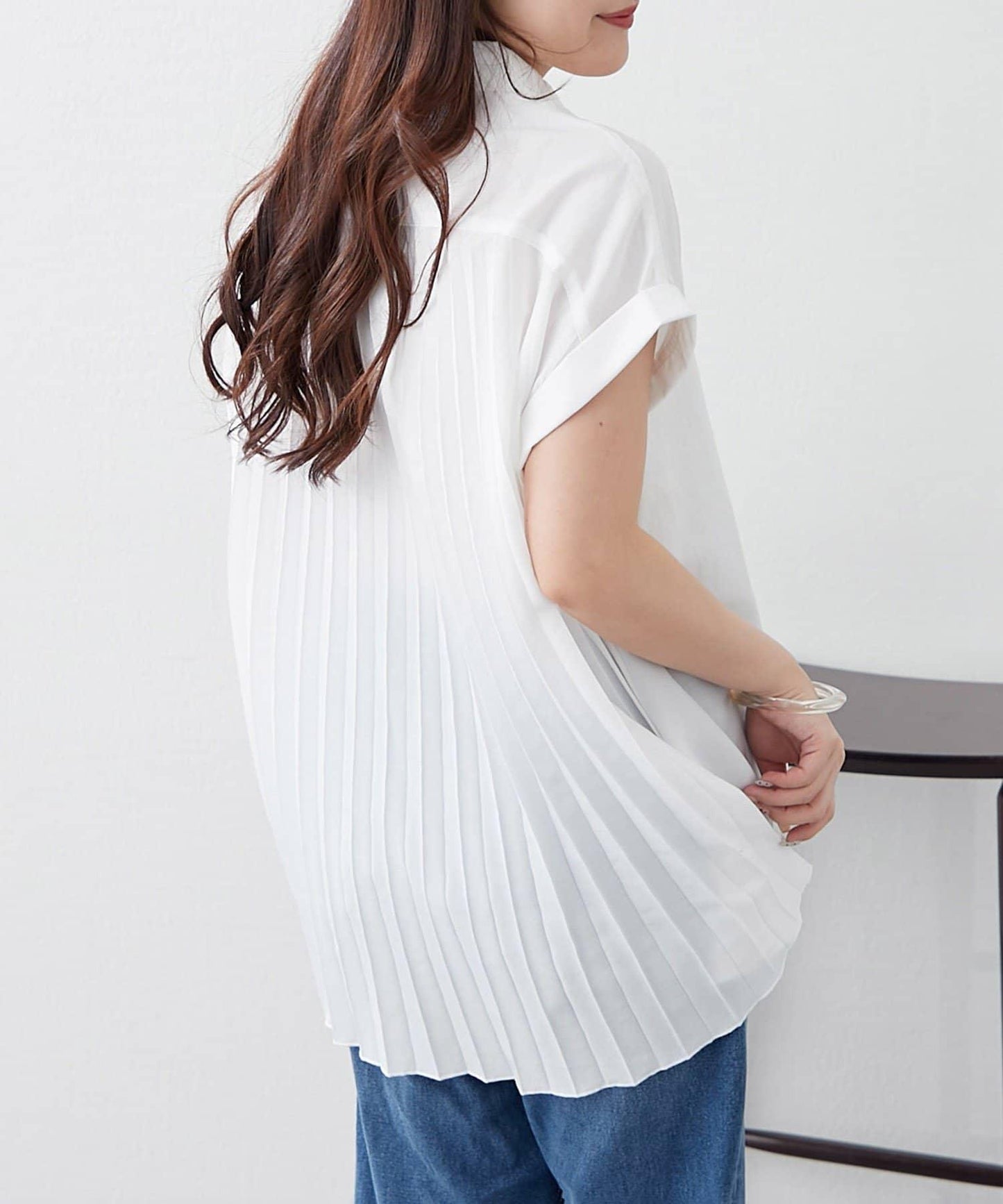 後背褶領口襯衫女裝