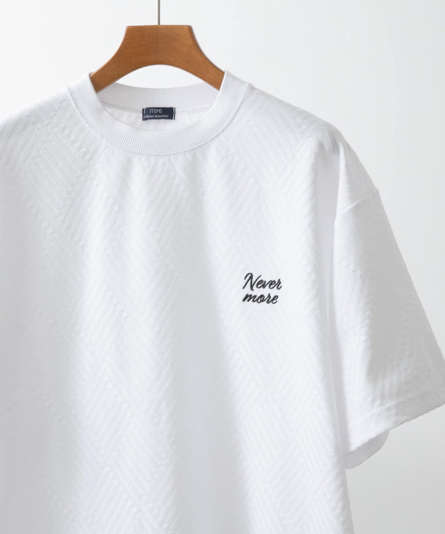 單點刺繡人字紋提花T恤