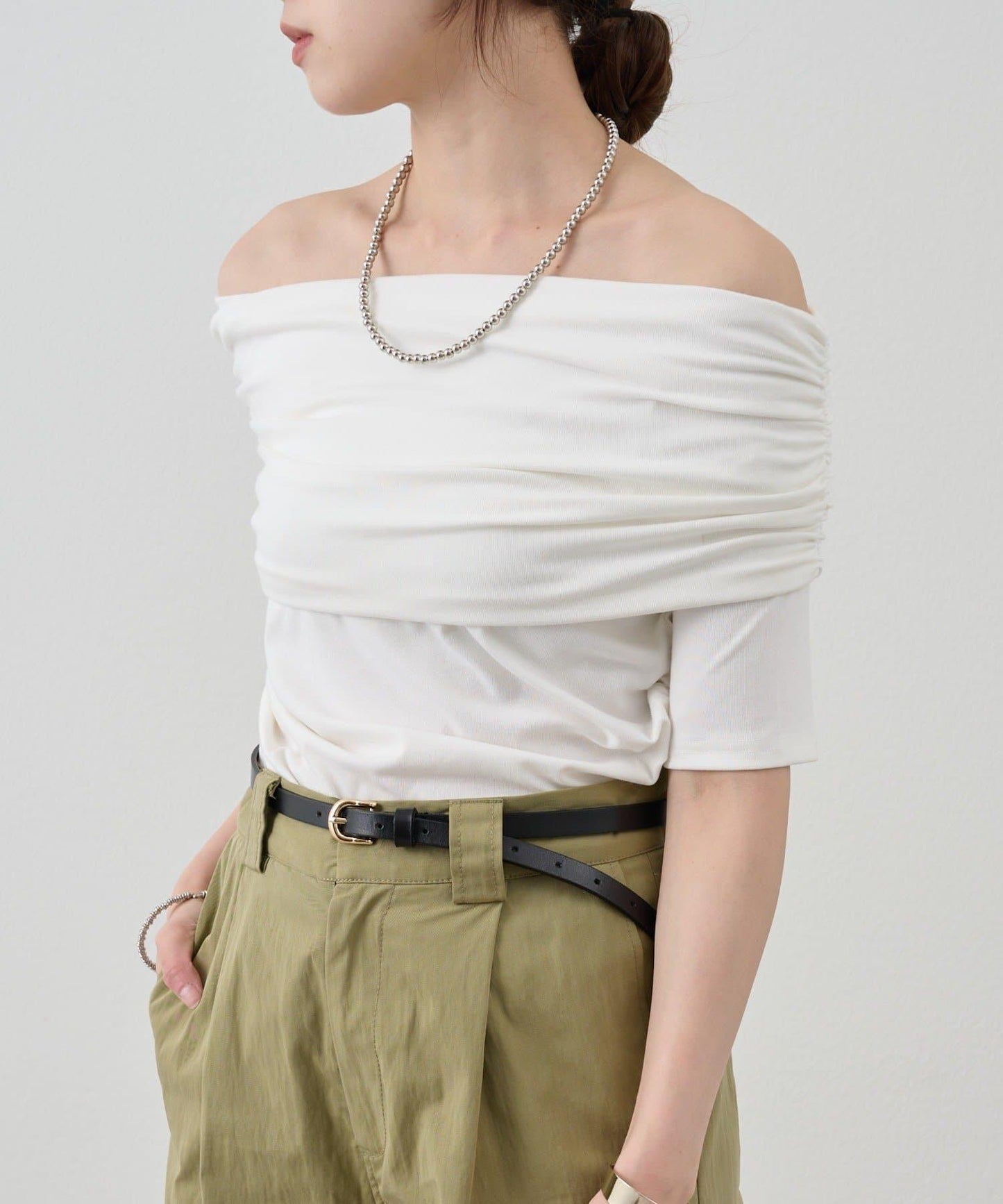 SHENERY 露肩不對稱設計 套頭上衣