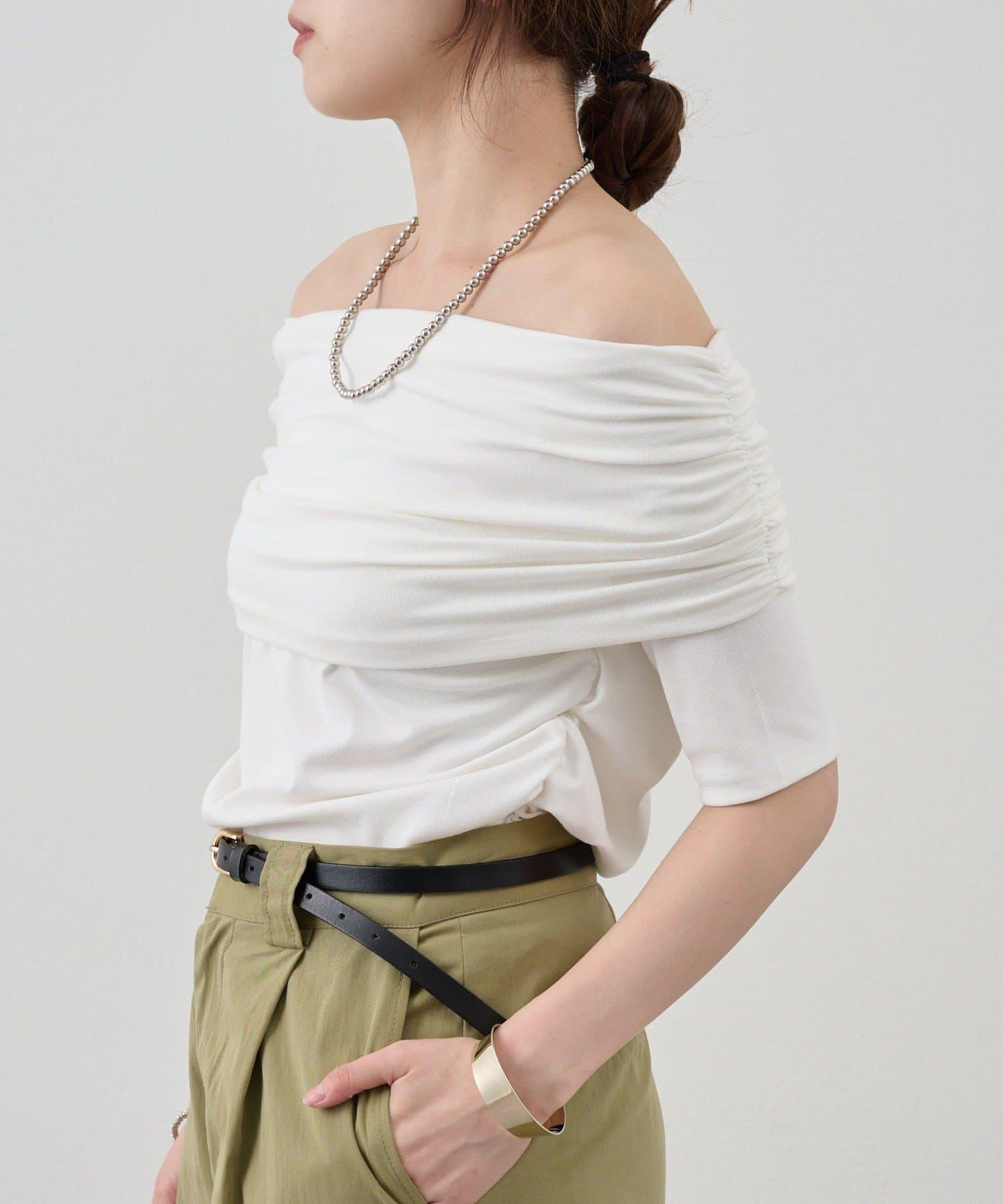 SHENERY 露肩不對稱設計 套頭上衣