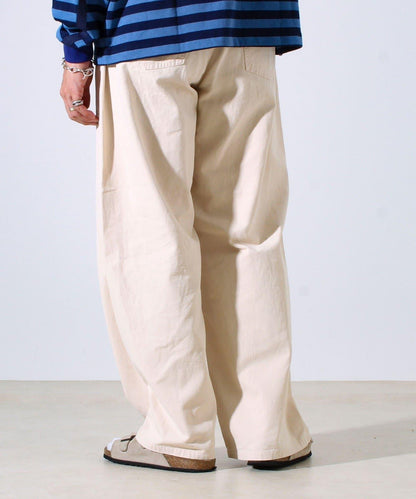 【寬鬆愛好者必看】鴨絨地寬鬆剪裁褲