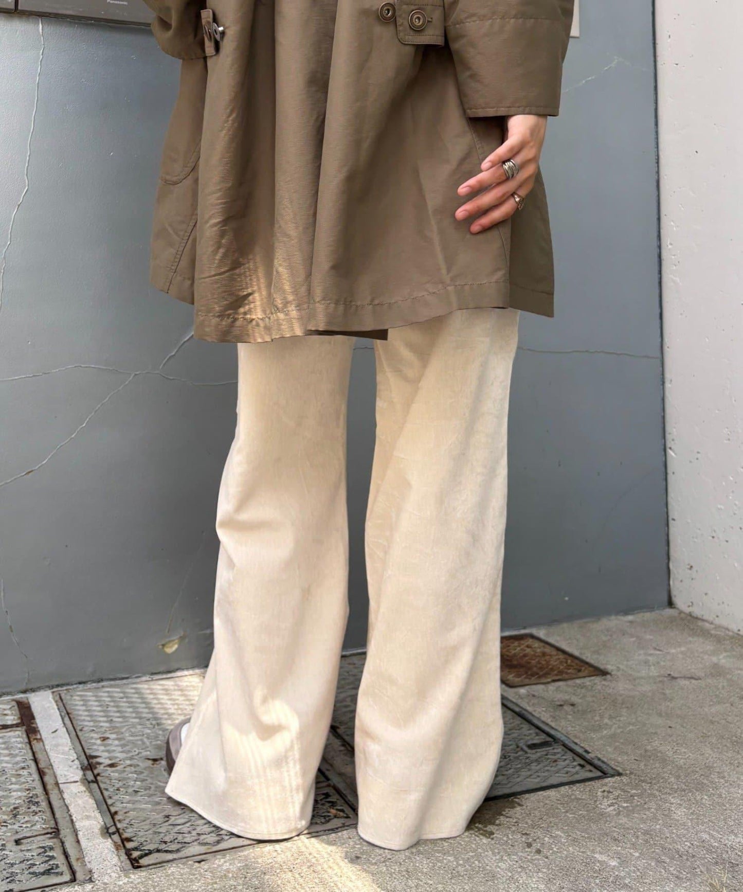 【提升時尚感】絨面綁帶闊腿褲